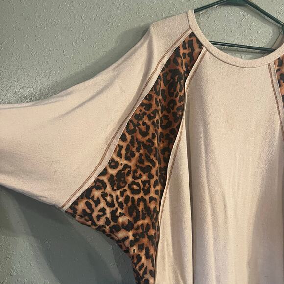 Now & Forever Womens 3X beige & Cheetah Oversized Sweater Shirt Blouse soft warm - Picture 13 of 13